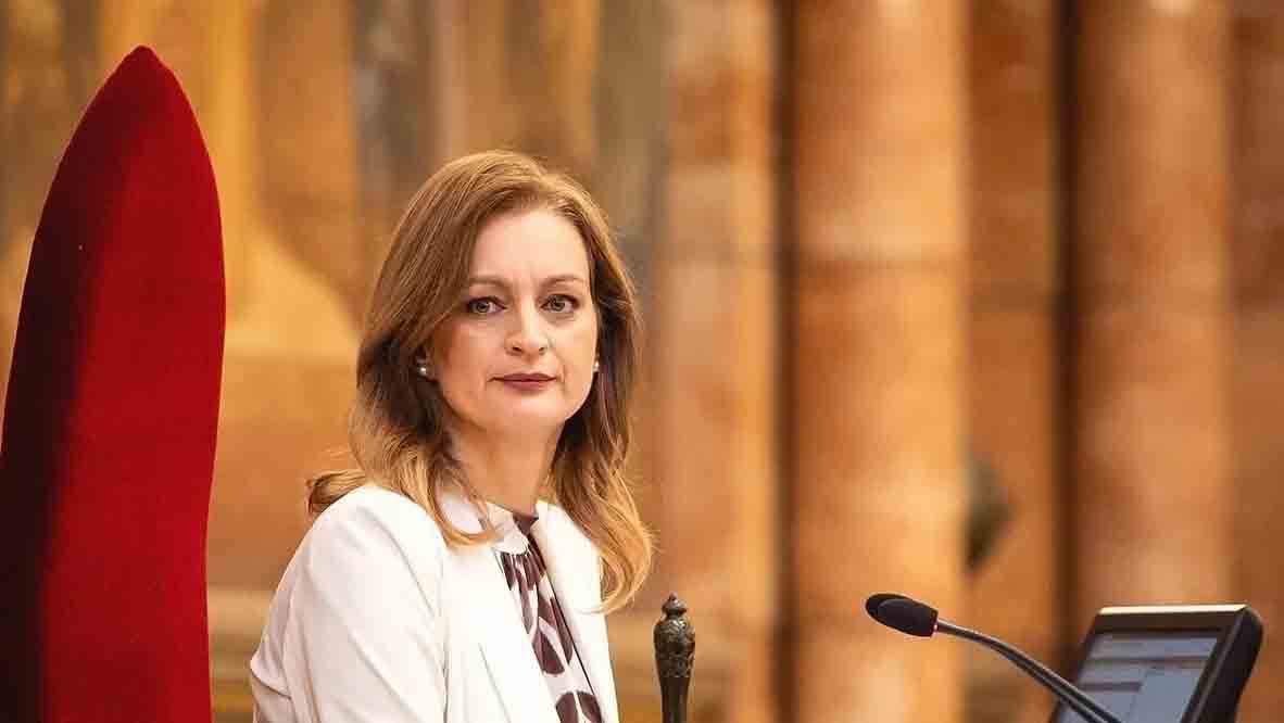Спикер парламента Венгрии Форстхоффер временно займет пост президента страны