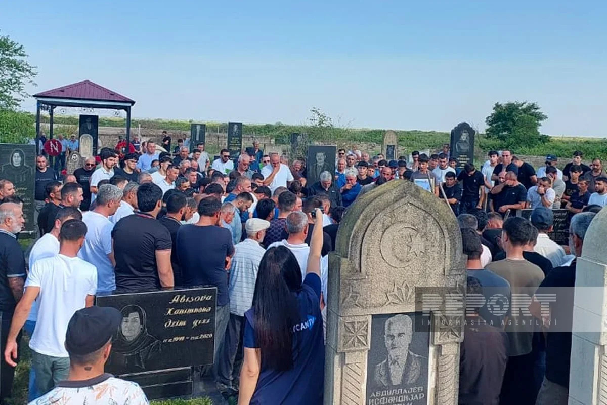 
Тело капитана судна, погибшего у берегов Одессы, предано земле в Лянкяране