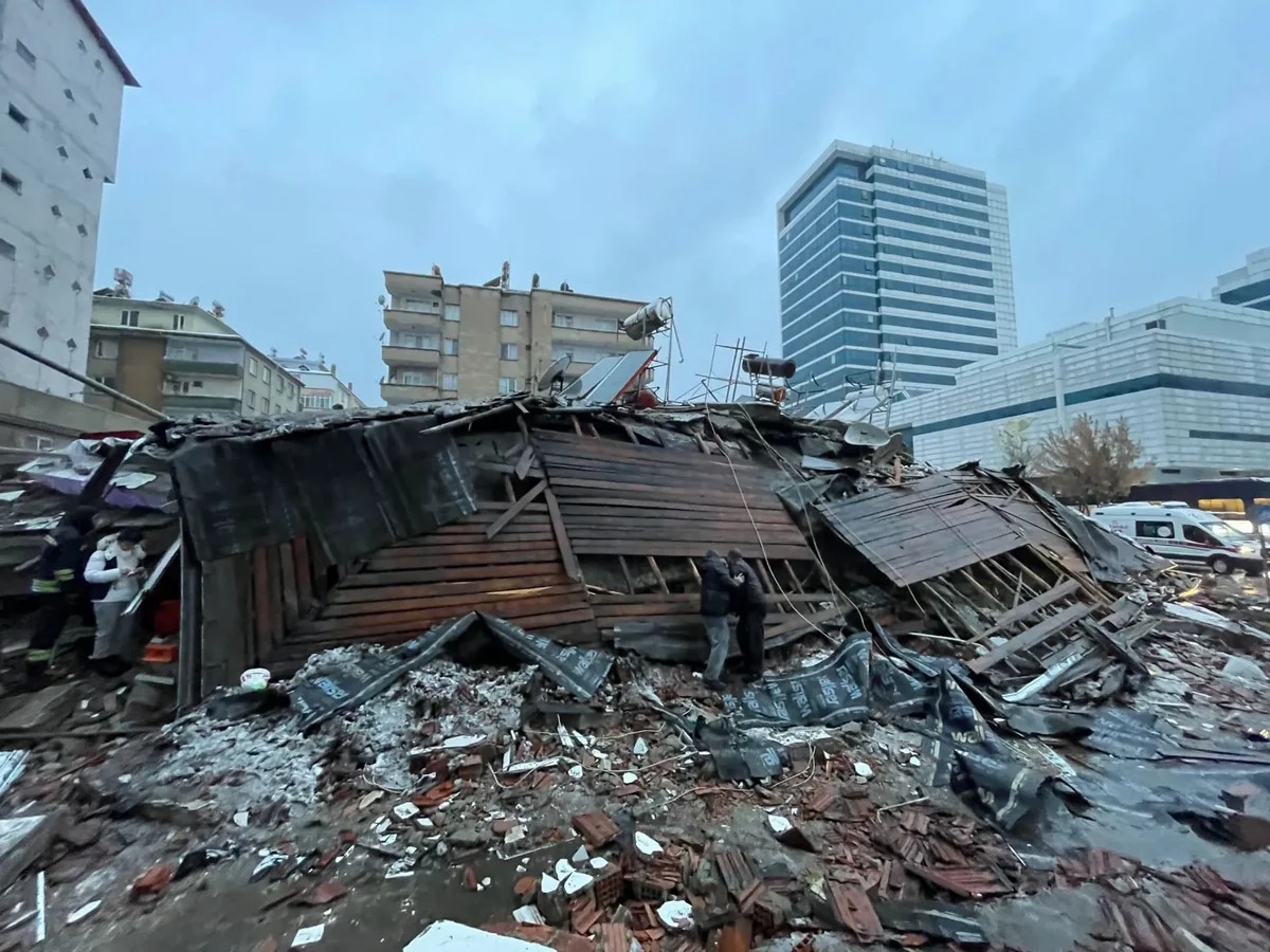 Число погибших при землетрясении в Венесуэле достигло 5 278
