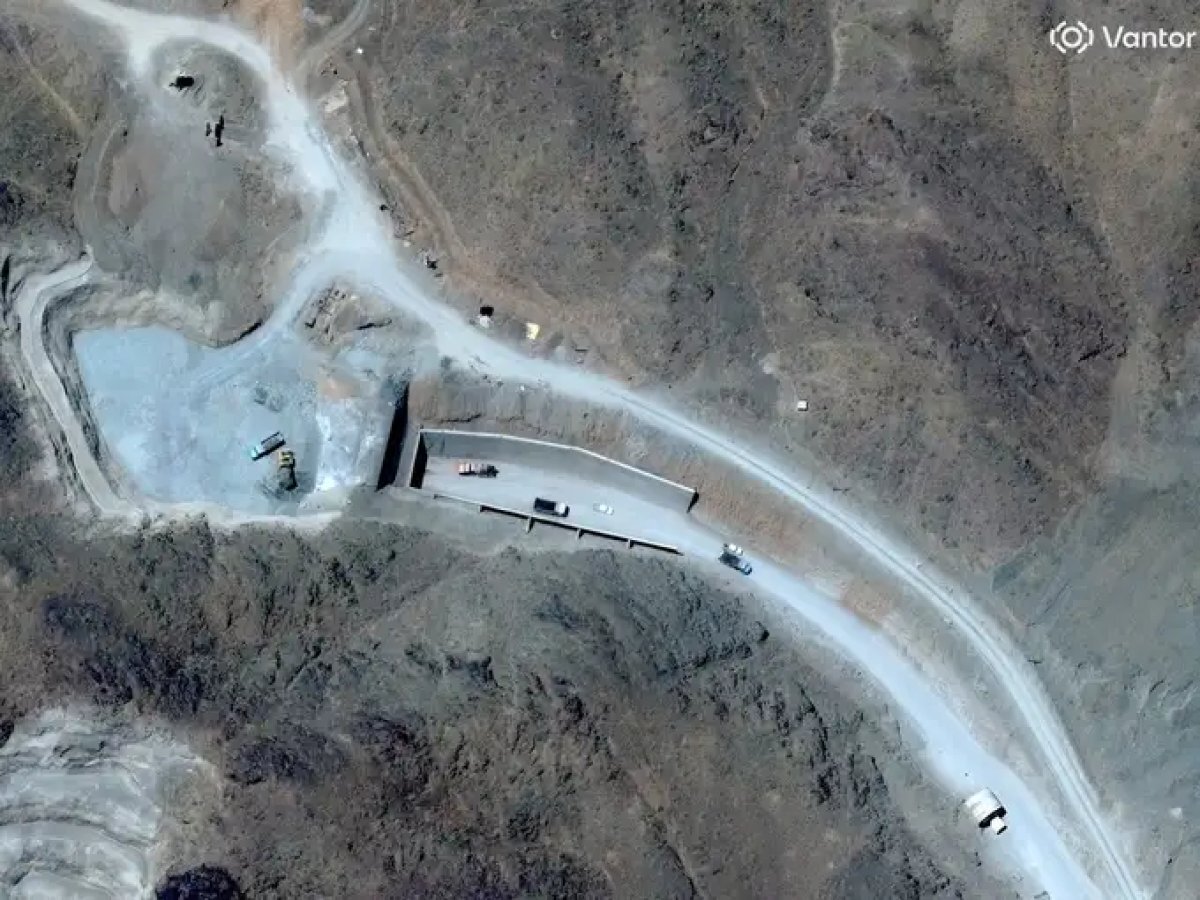 
Иран грозит ударить по ядерным объектам США