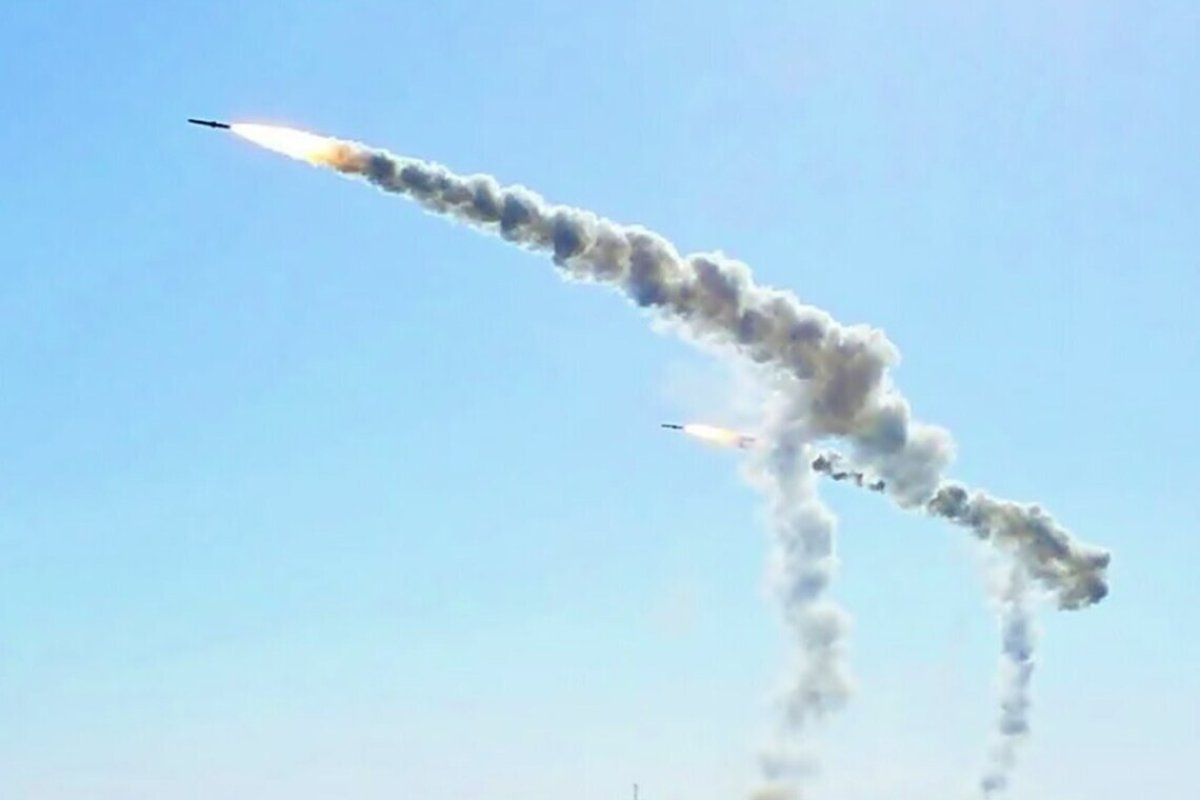 Ракетный удар по выставке вооружения в Киевской области: есть погибшие и разрушения