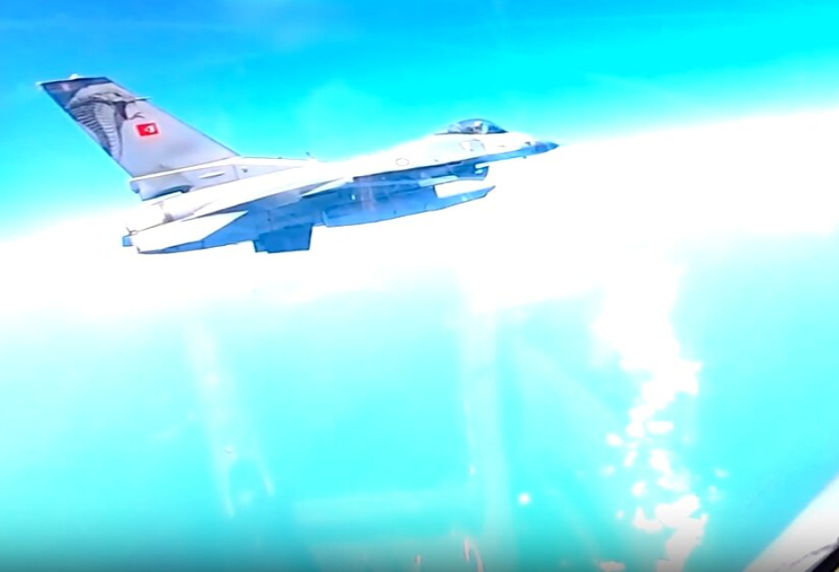 
Турецкие F-16 выполнили учебные полеты над западом Черного моря