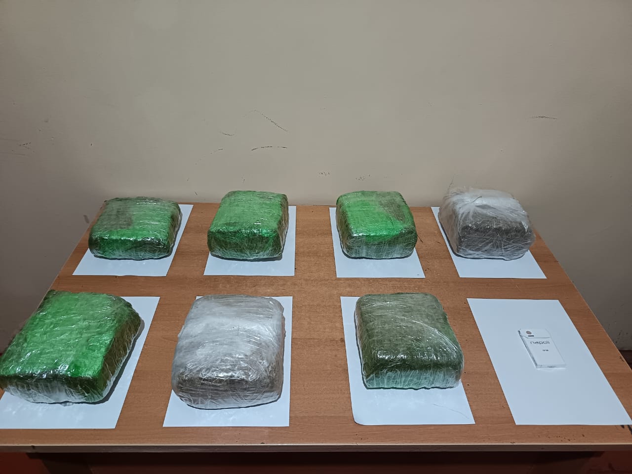 
Азербайджан предотвратил контрабандный ввоз из Ирана около 8 кг наркотиков