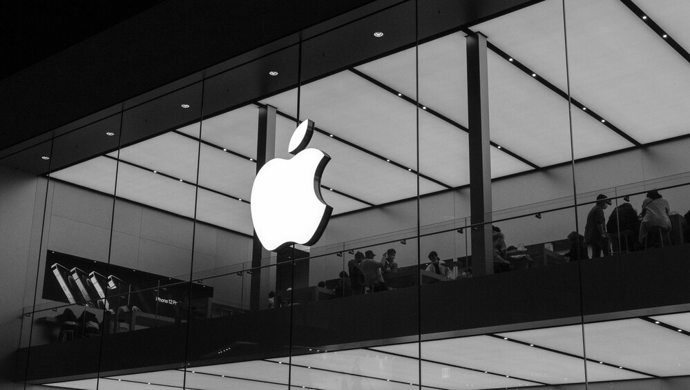 Яблоко за $5 трлн: Apple вошла в клуб самых дорогих компаний мира