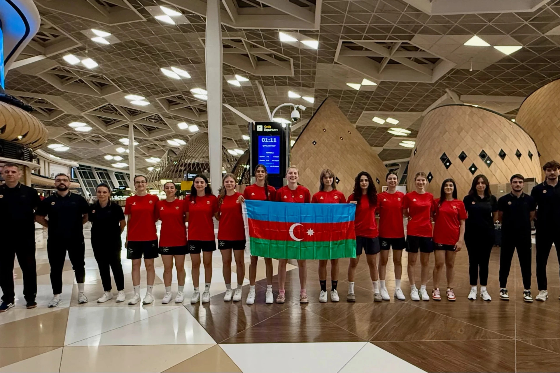 
Женская сборная Азербайджана U18 отправилась на чемпионат Европы