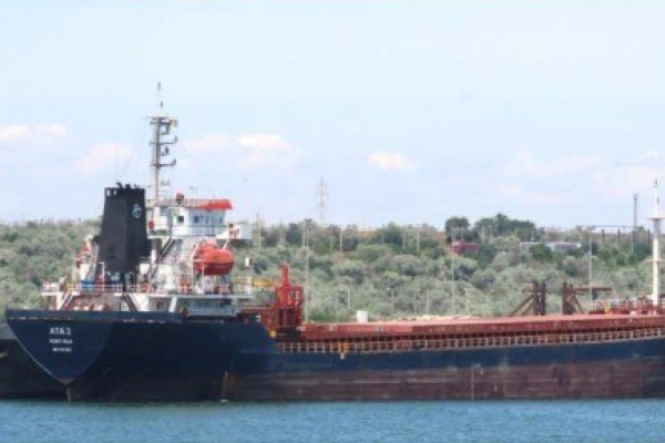 Атаковано судно с азербайджанскими моряками в Черном море