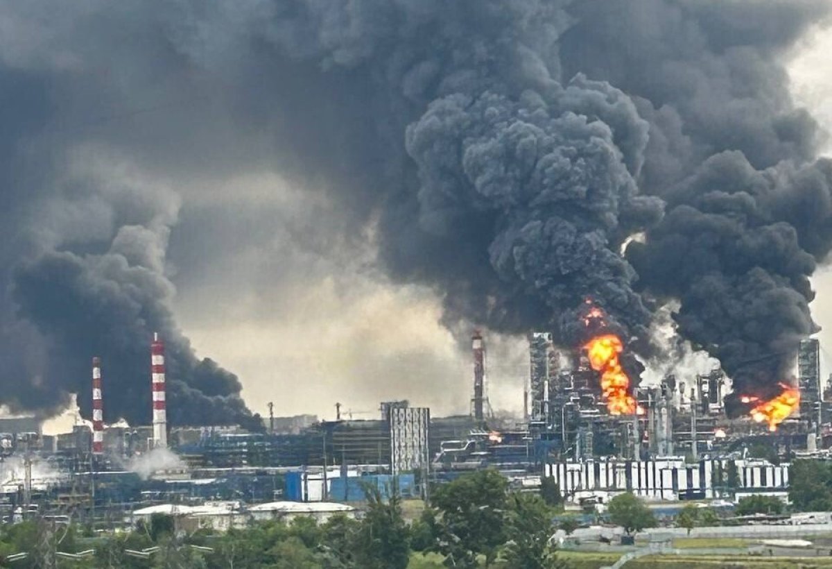 FT: Украина существенно сократила нефтеперерабатывающий потенциал России