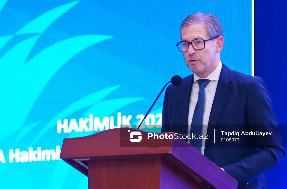 Франк Де Блекер завершил свою работу в AФФA