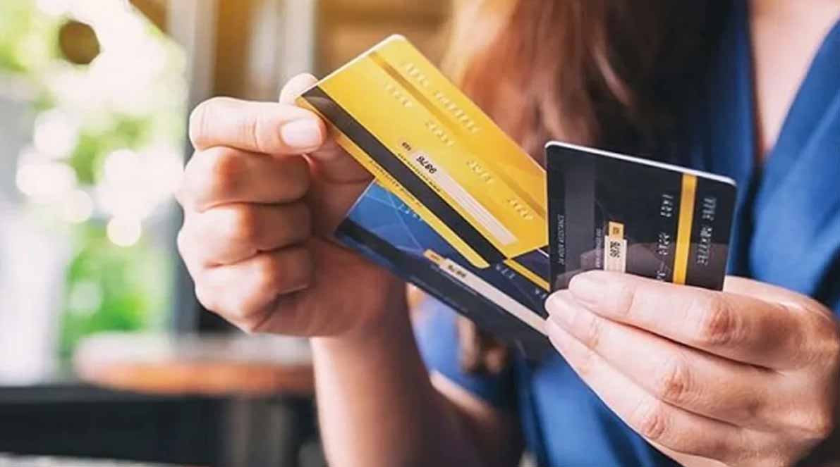 В Азербайджане объем безналичных платежей превысил 9.9 млрд манатов
