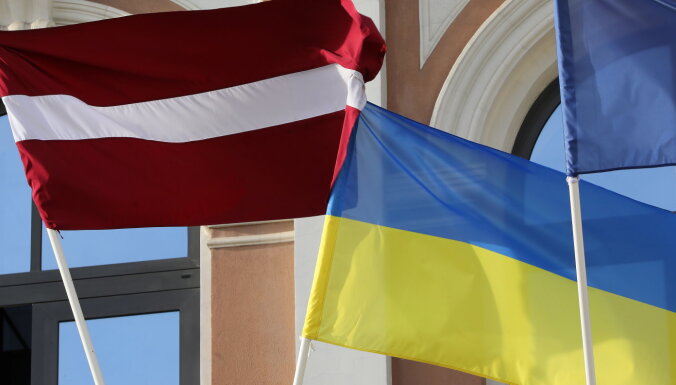 Латвия передала Украине более 180 конфискованных машин 