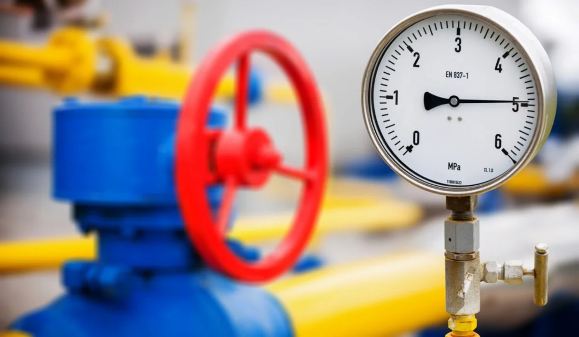 
Цены на газ в Европе снизились почти на 4%