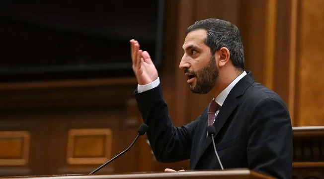 Спикер парламента Армении озвучил свои взгляды по поводу угроз безопасности страны