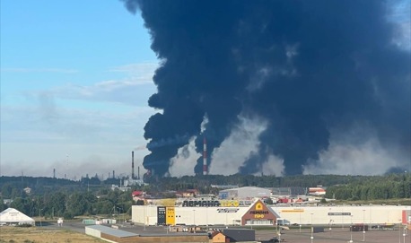 Украина поразила один из крупнейших НПЗ России