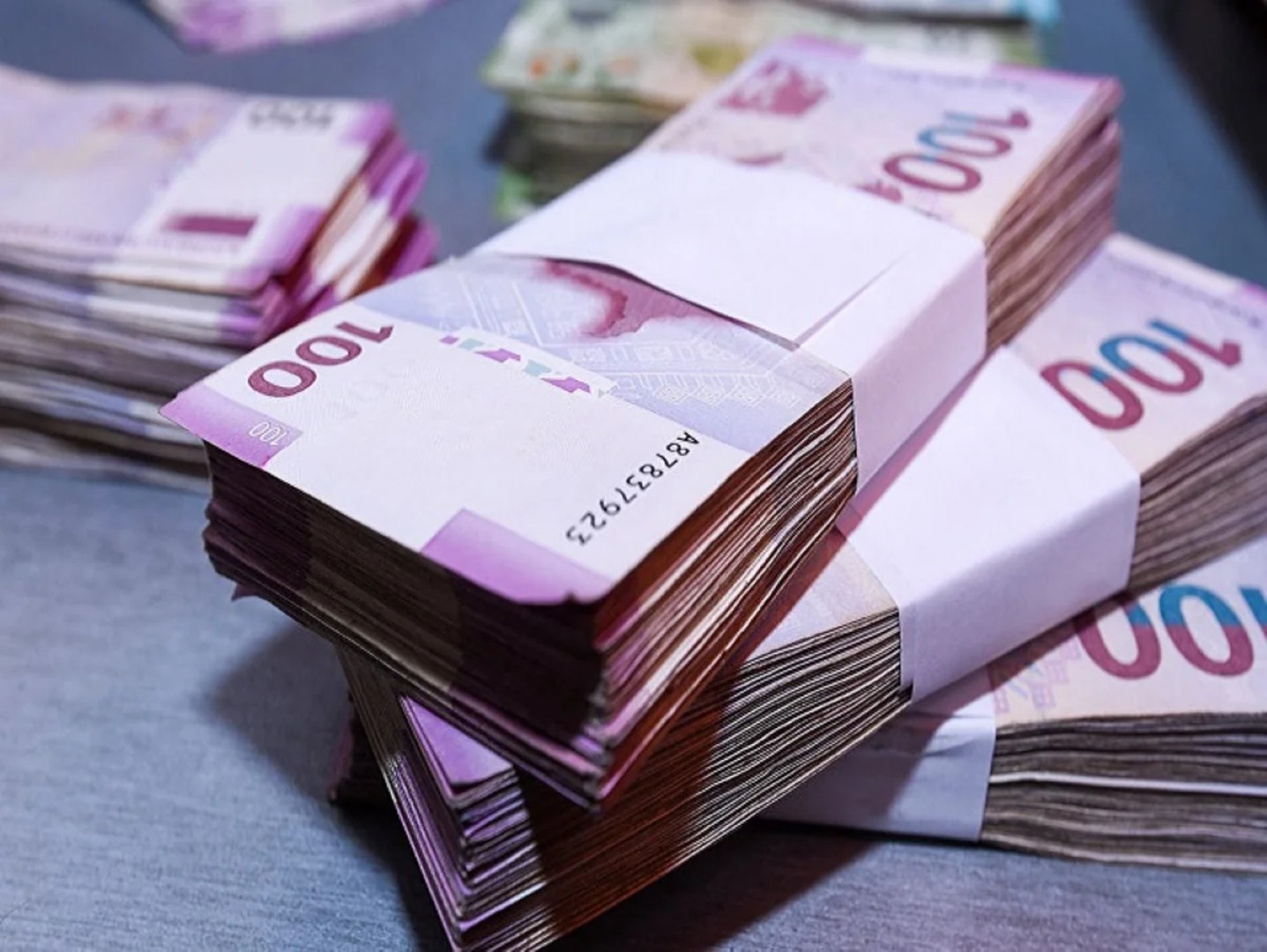 
В Азербайджане из госбюджета за 7 месяцев возвращено около 192 млн манатов