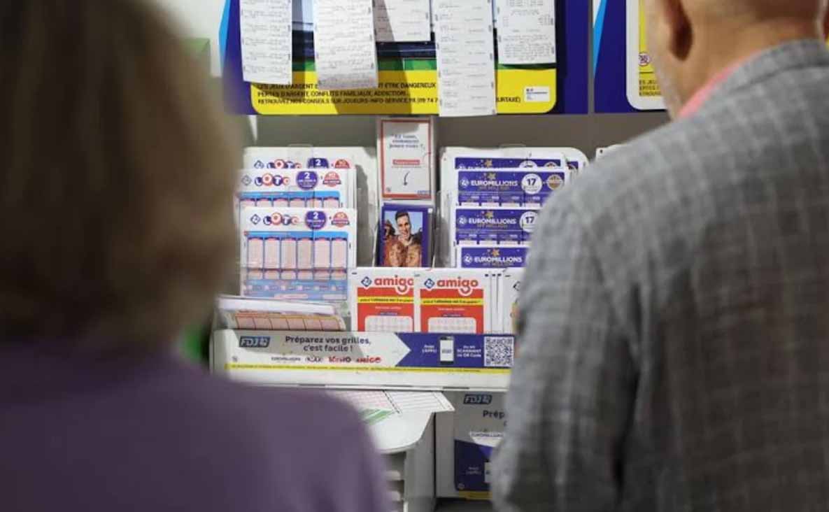 В Париже супруги выиграли 10 млн евро из-за того, что рано пришли в ресторан