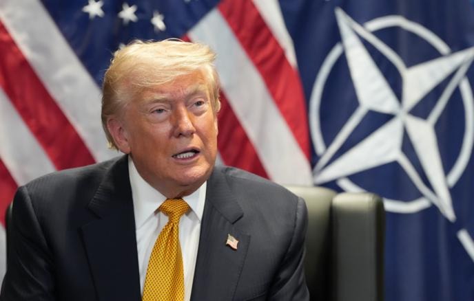 Трамп объявил о прекращении оплаты операций по смене пола детям по медстраховке