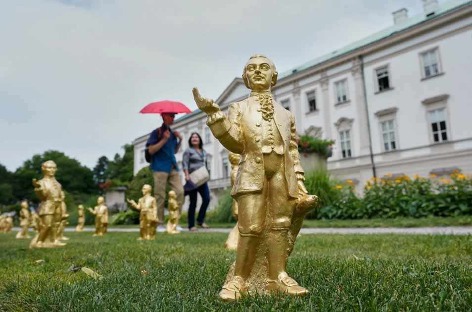 В Зальцбурге похищены сотни статуэток из инсталляции к юбилею Моцарта
