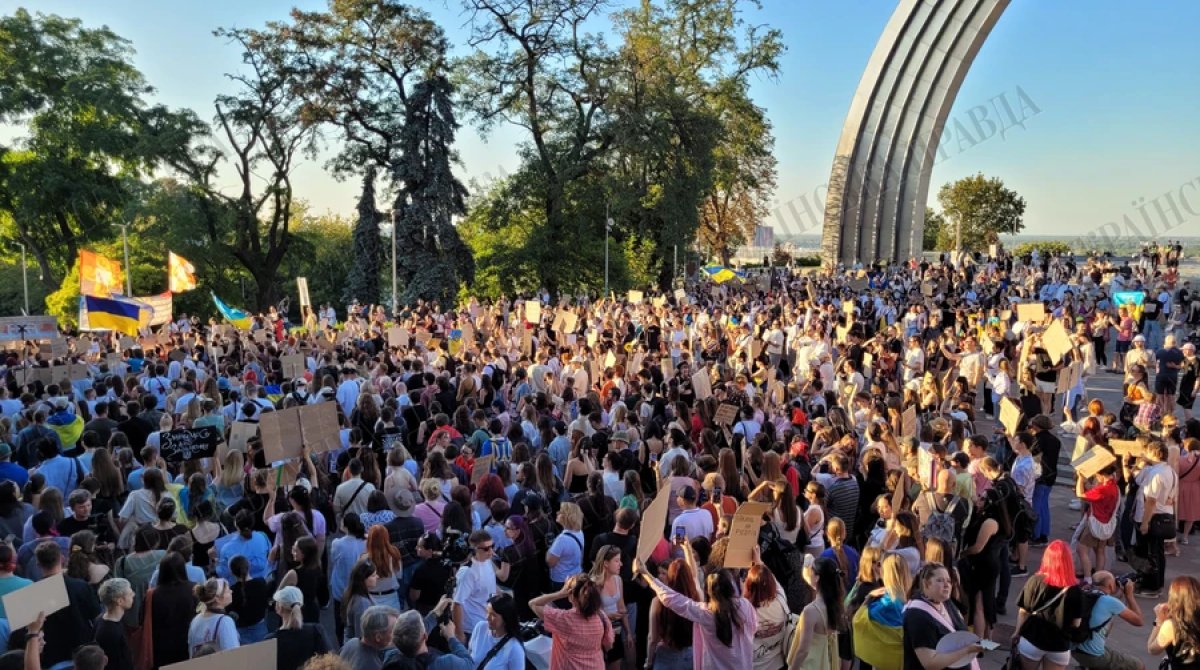 В Киеве прошел протестный марш с требованием вернуть Федорова в Минобороны