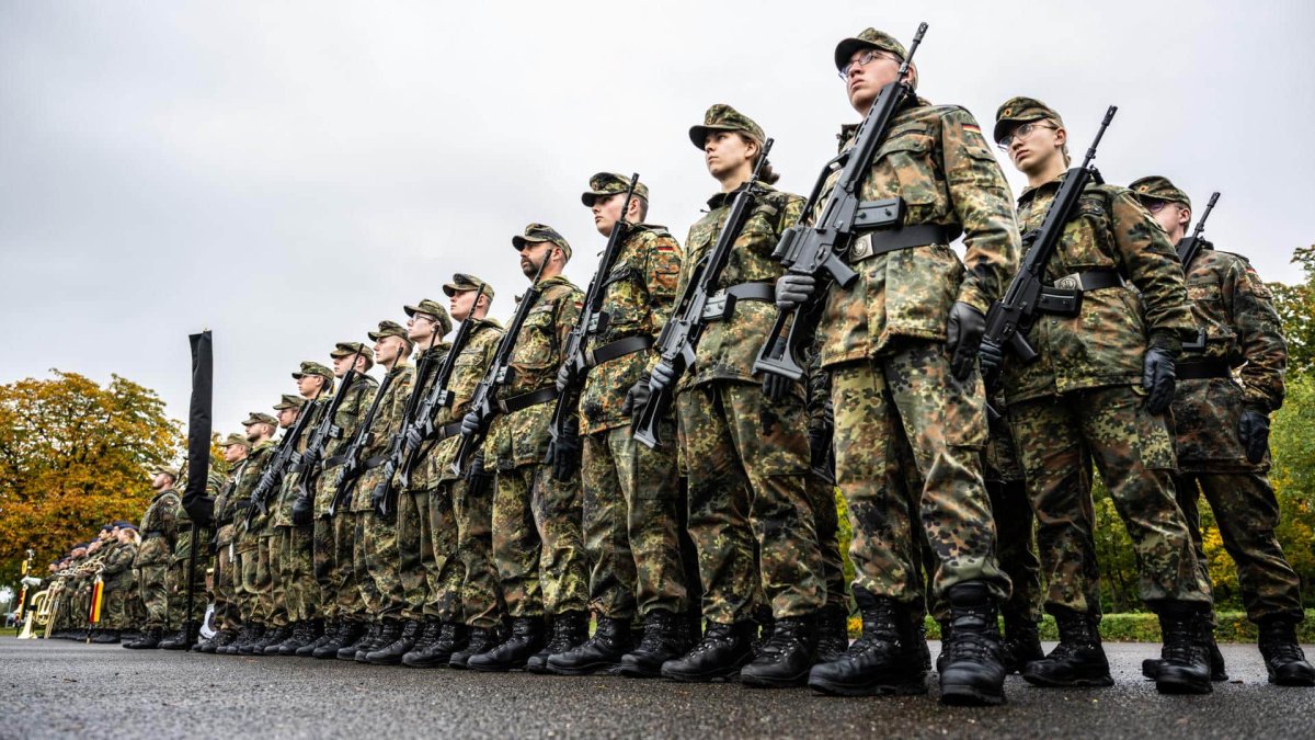 Немецкая армия все больше