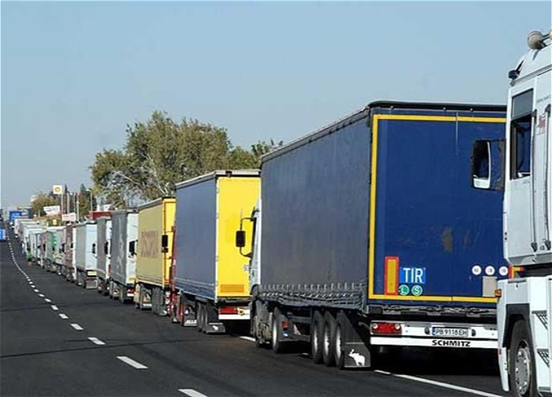 На азербайджано-грузинской границе принимаются меры для устранения скопления грузовиков