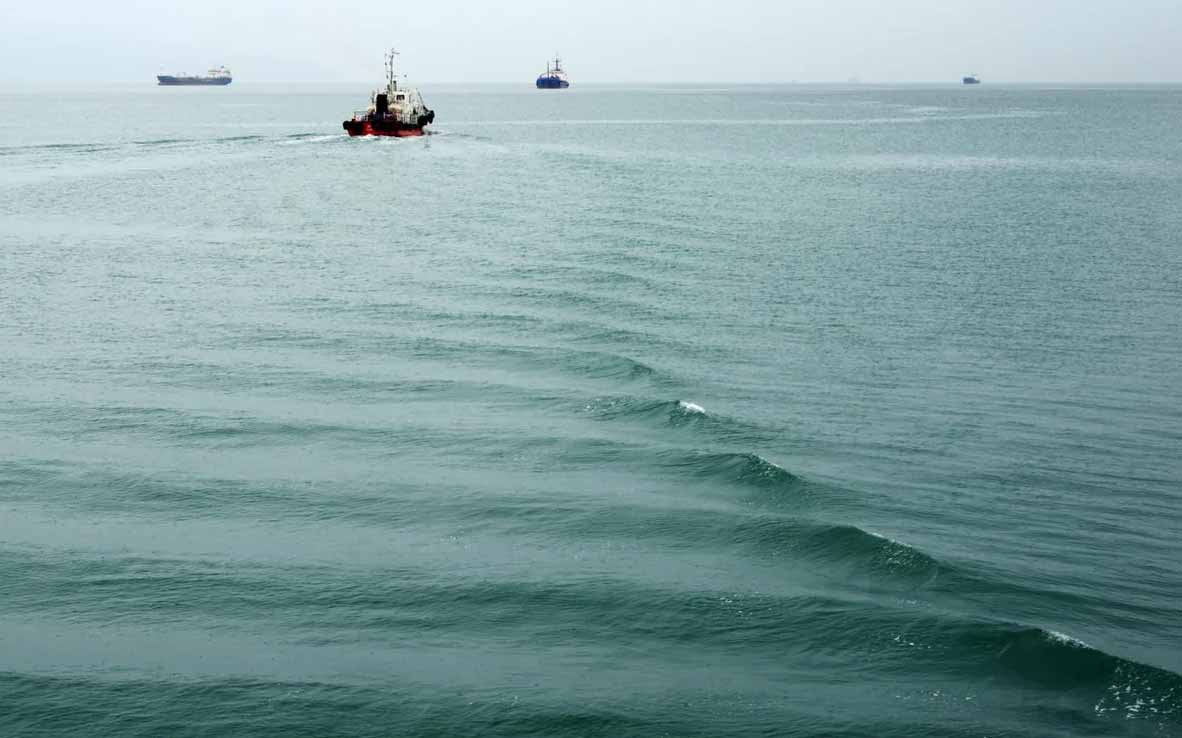 СМИ: Еще два греческих судна обстреляны в Черном море