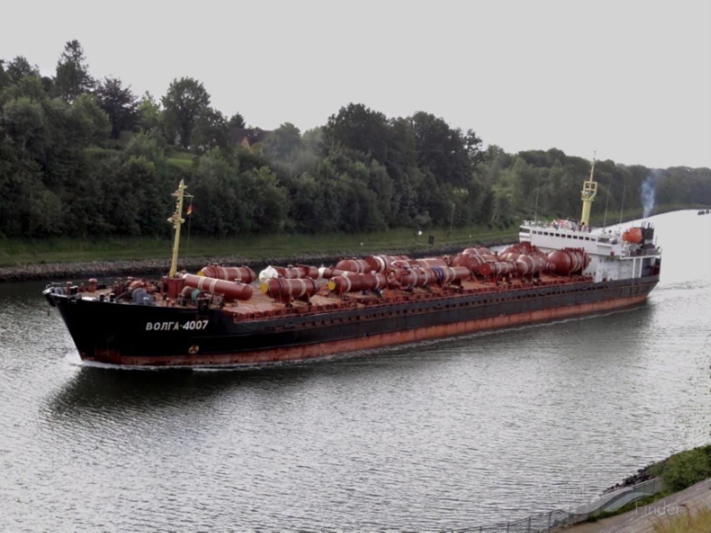 Беспилотники атаковали два судна с азербайджанскими моряками в Черном море