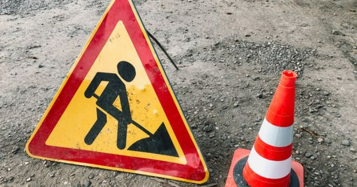 В Баку на одной из улиц на две ночи ограничат движение транспорта