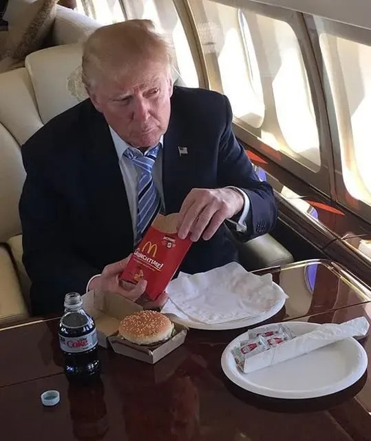Трамп прибавил 6,5 кг: врачи оценили вес президента США