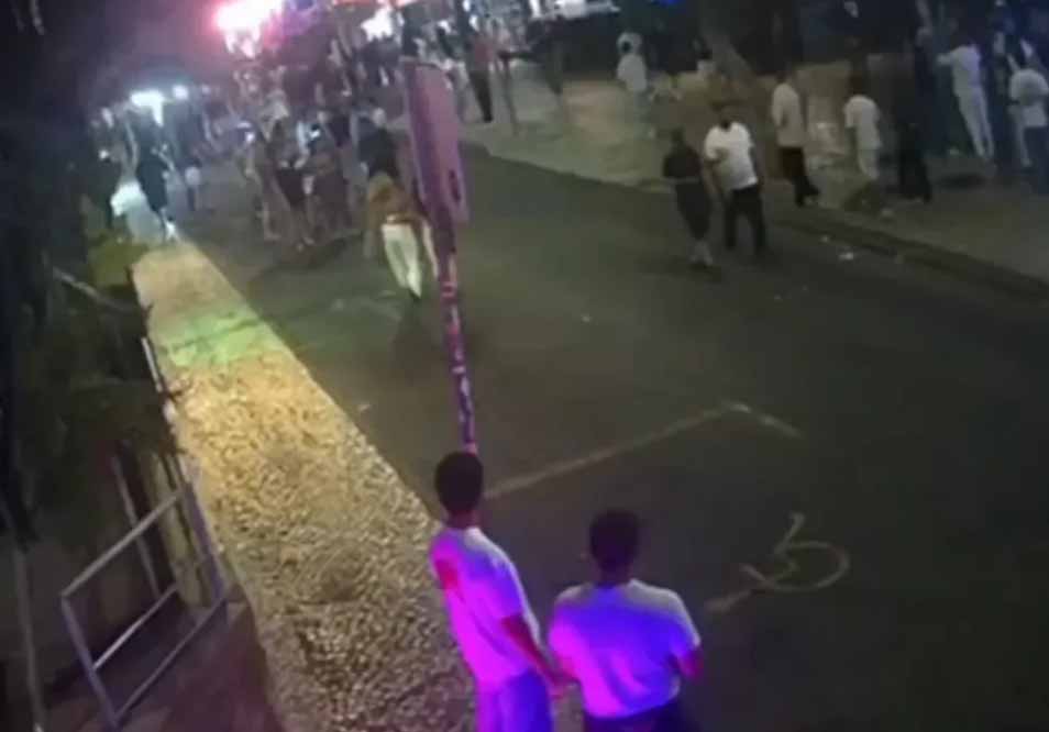 В результате наезда автомобиля на пешеходов в Португалии ранены 12 человек