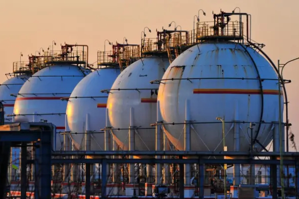 Европу накрывает газовый дефицит: цены на СПГ взлетели до максимума за три года