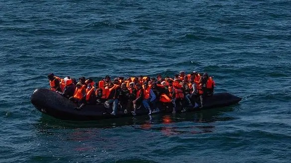 Иммиграция в Британию резко пошла на спад: поток сократился вдвое
