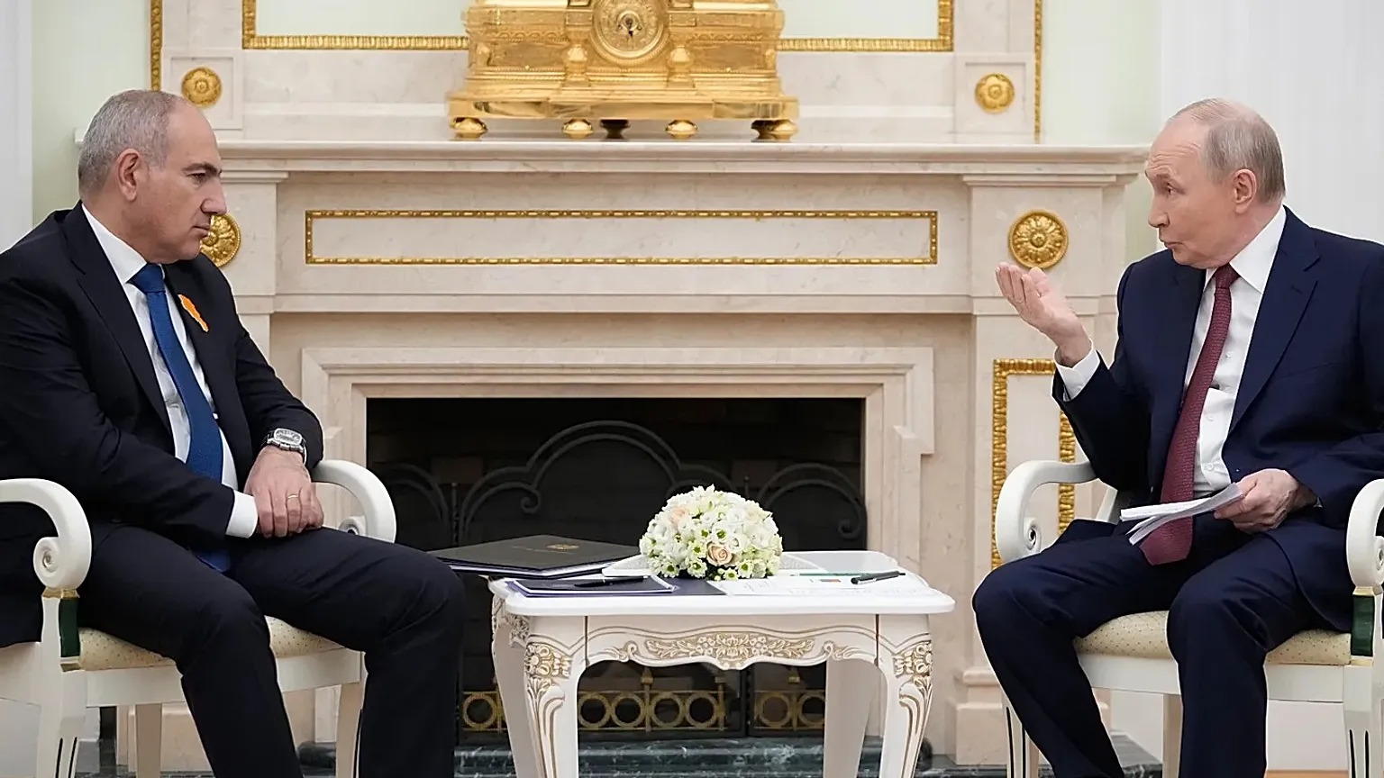 Путин: Россия готова уйти из Гюмри, если Армения этого хочет