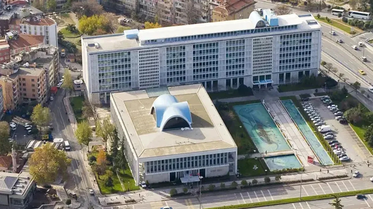 
В Стамбуле задержаны еще 12 подозреваемых по делу о коррупции в муниципалитете