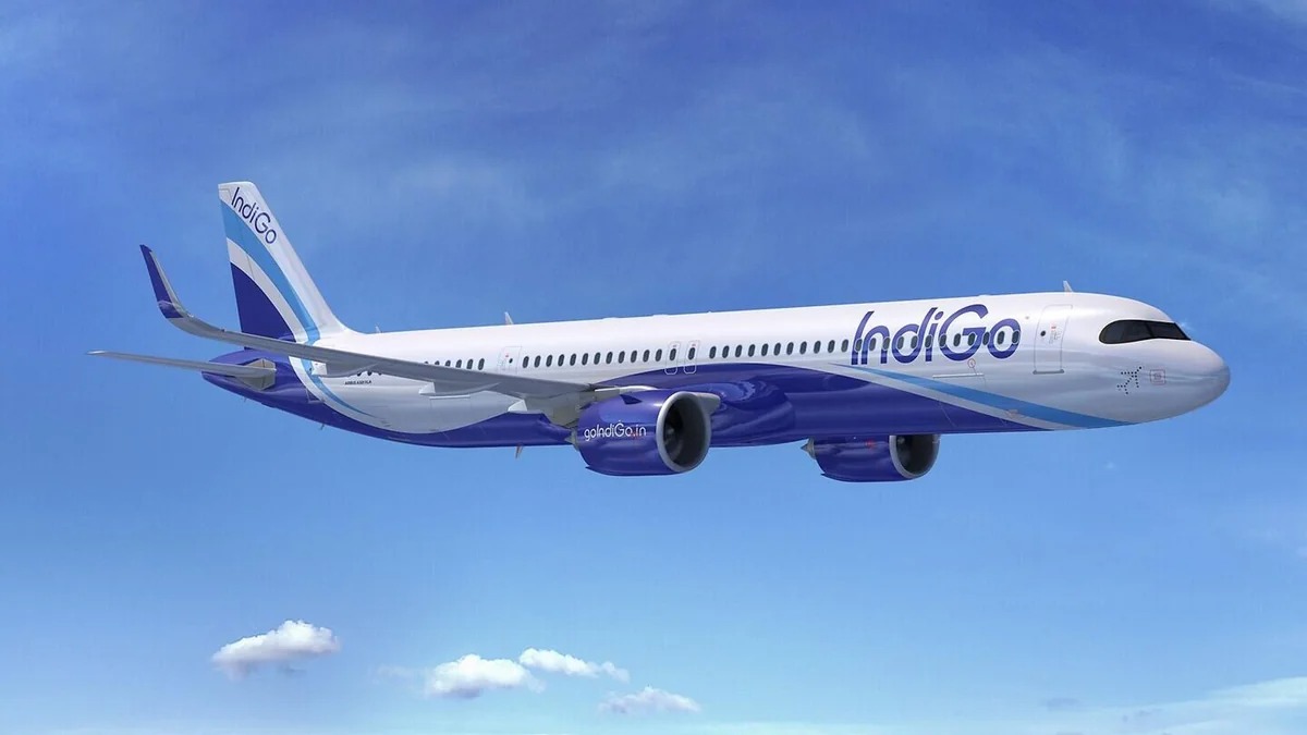Самолет IndiGo совершил вынужденную посадку в Маскате
