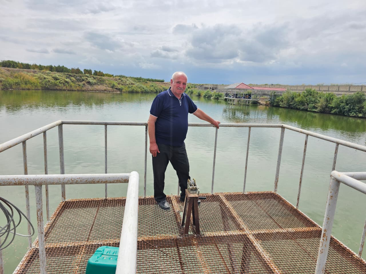 Овраги, в которые запустили воду