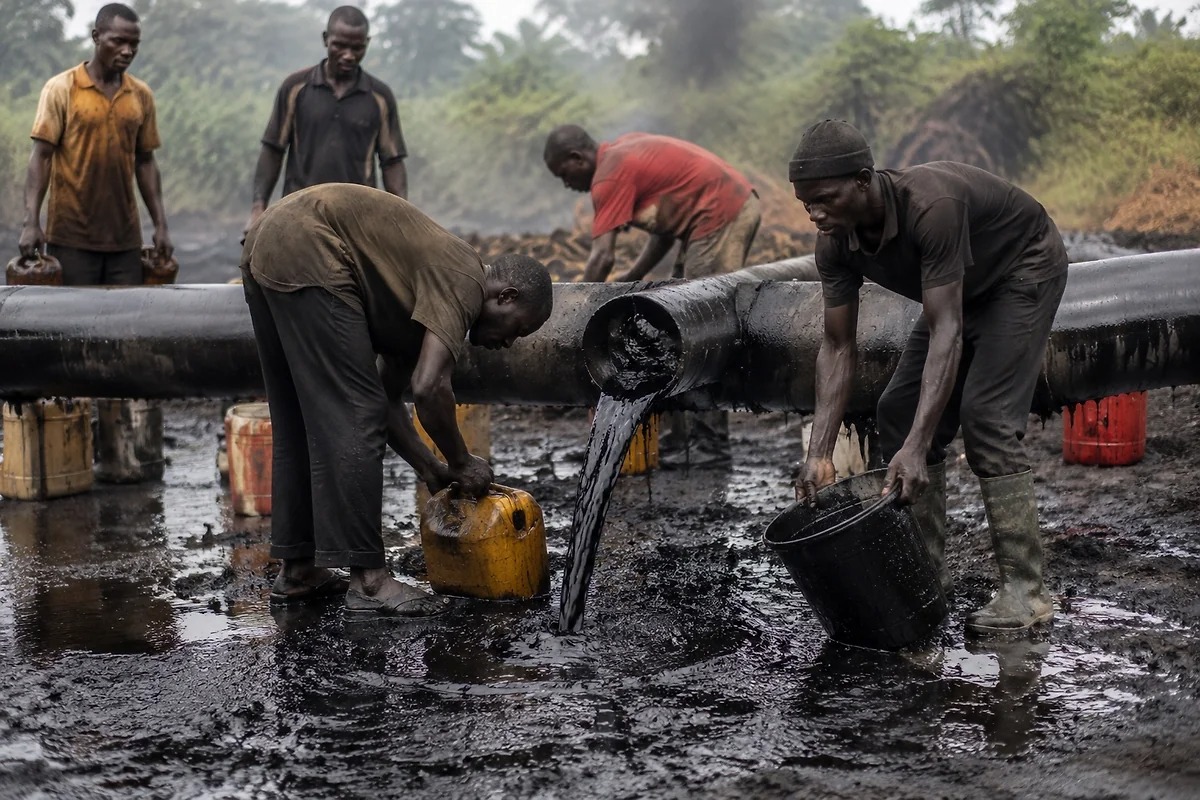 Попытка кражи нефти обернулась трагедией: в Нигерии погибли 37 человек