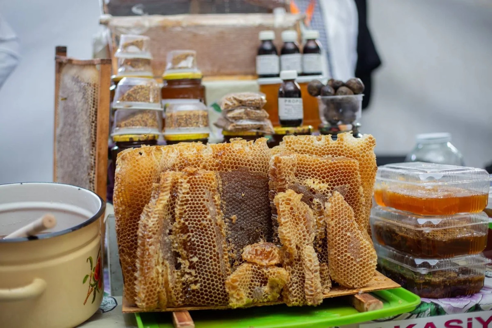 
В Баку пройдет ежегодная ярмарка-продажа продукции пчеловодства