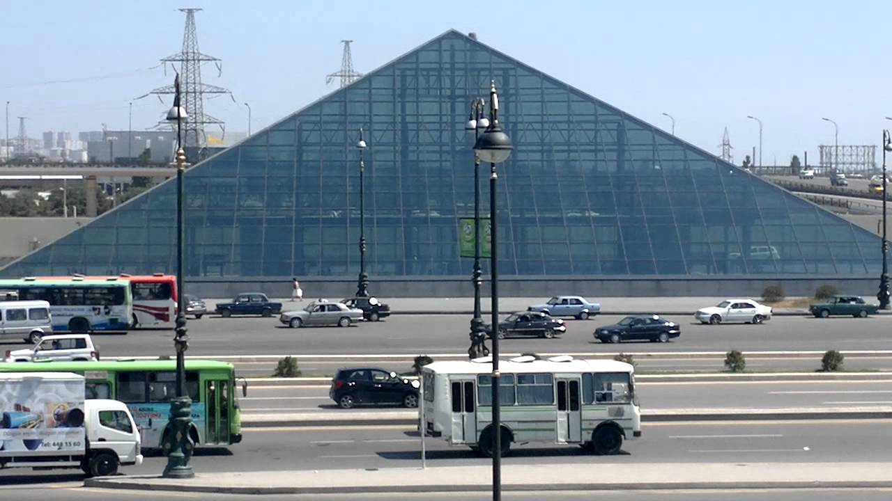 &laquo;Кероглу&raquo; стала самой загруженной станцией метро в августе