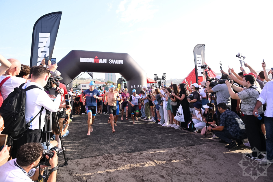 
В Баку стартовало соревнование по триатлону IRONMAN 70.3