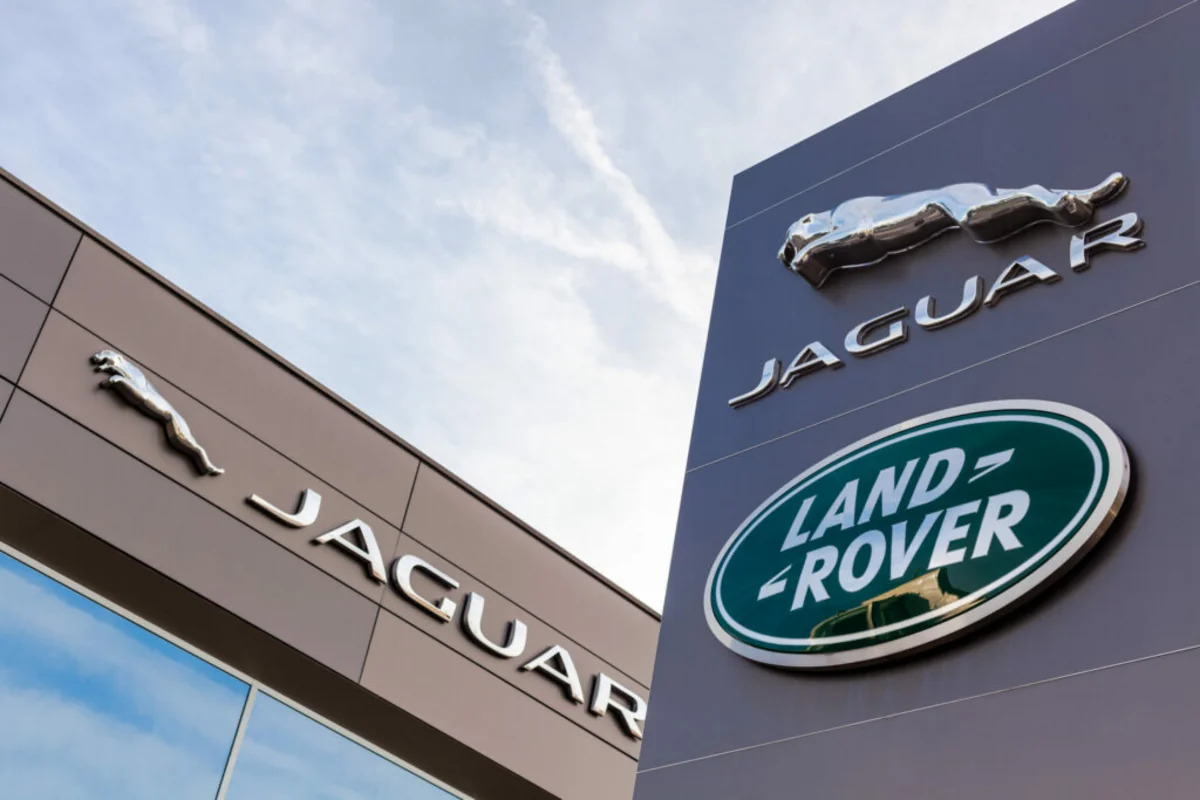 
Jaguar Land Rover сократит тысячи рабочих мест из-за американских пошлин