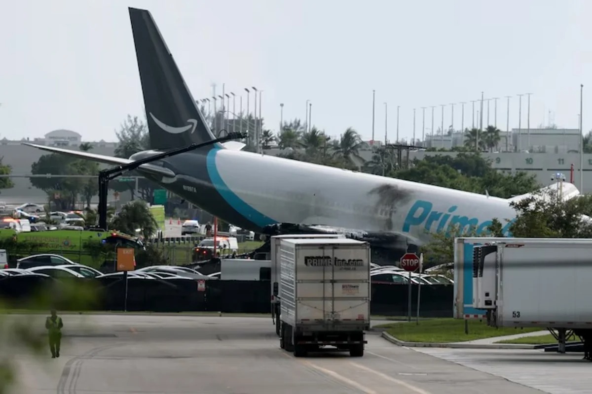 Катастрофа в Майами: грузовой Boeing выкатился с ВПП, пять человек погибли