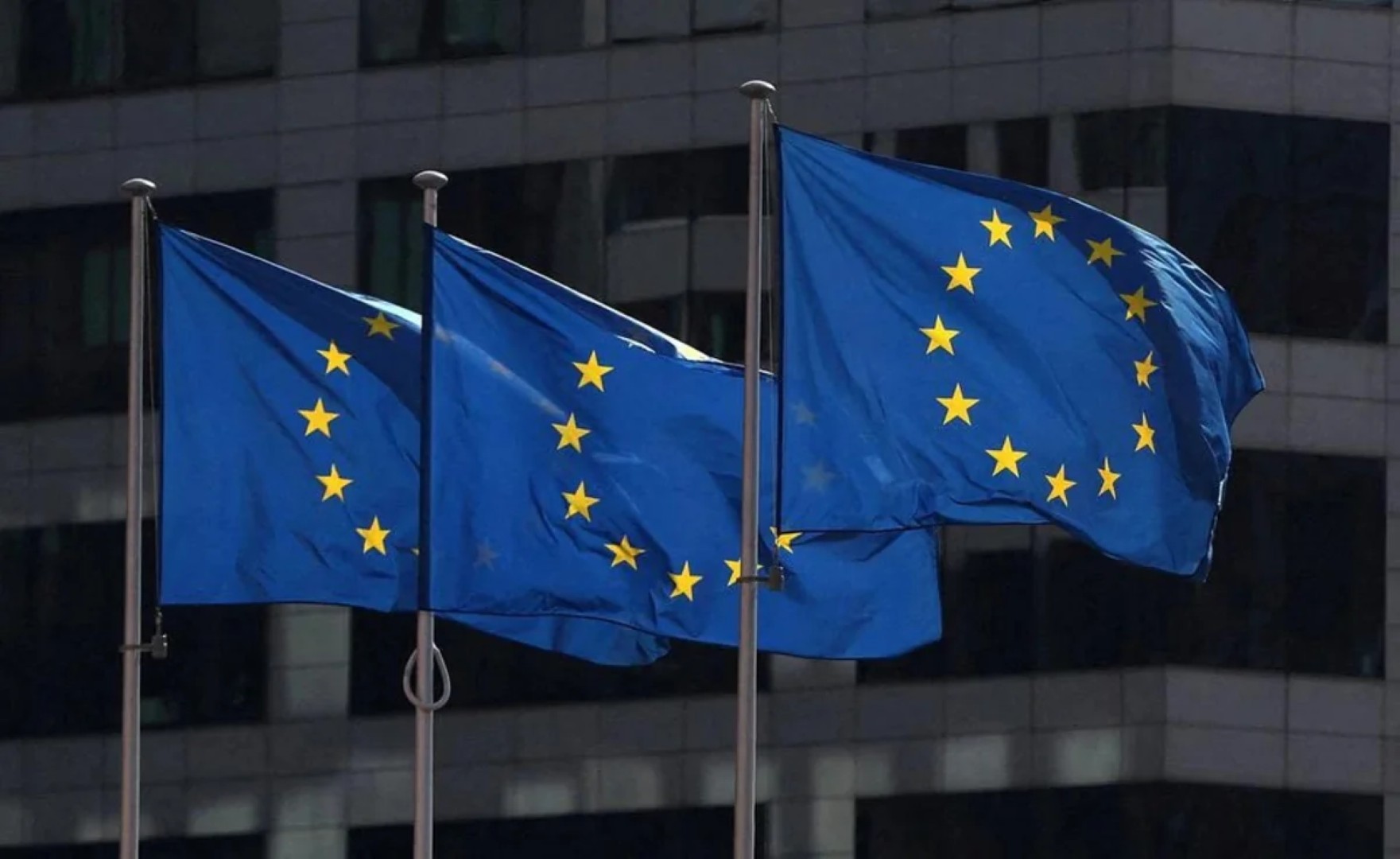 
ЕС обсуждает с Украиной срочные финансовые нужды страны