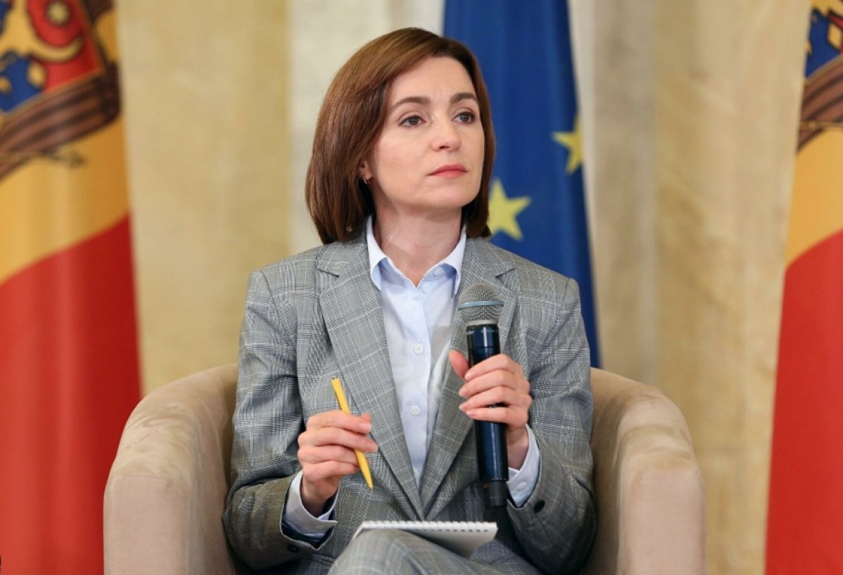 Санду призвала усилить ПВО Украины после удара у границы с Молдовой
