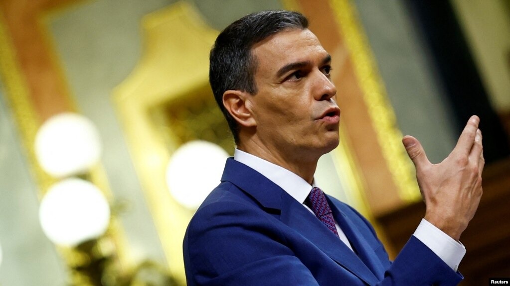 Премьер Испании: &laquo;Возможно, я и собака, но у меня нет хозяина&raquo;