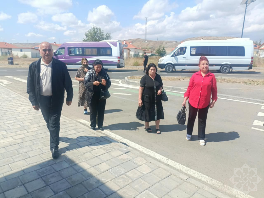 
Очередная группа переселенцев прибыла в село Шукюрбейли