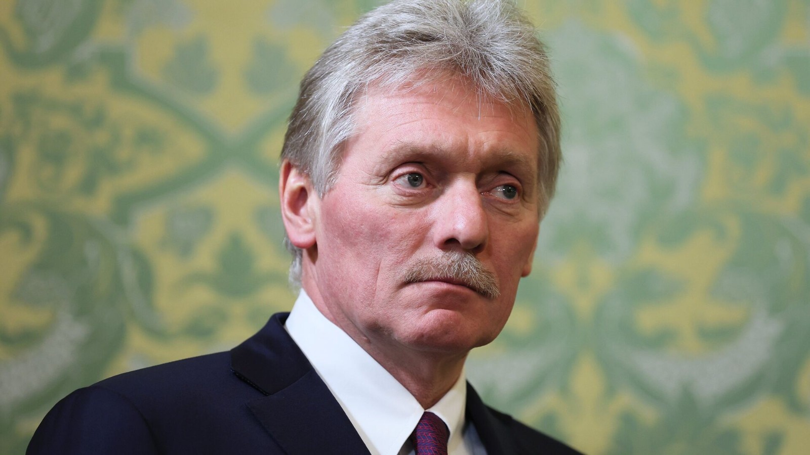 Песков: Россия продолжит наносить удары по торговым судам в Черном море 