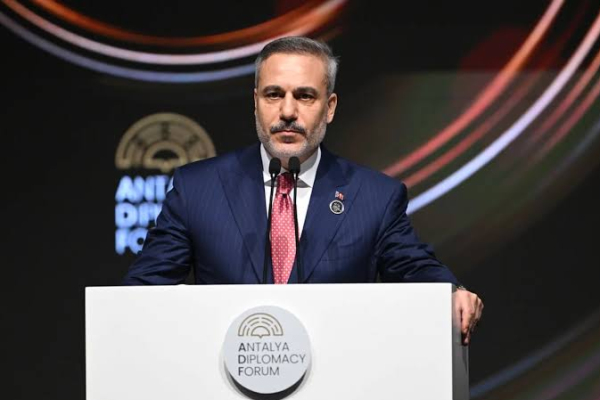 
Фидан едет в Азербайджан