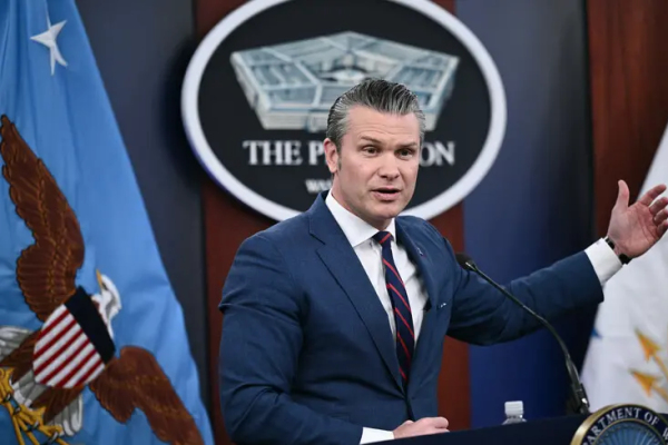 Голосование по импичменту Хегсету перенесли на период после выборов в США