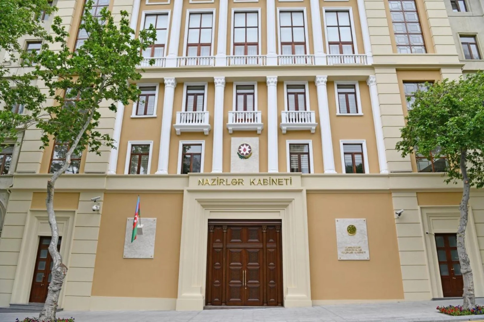 
В Азербайджане продлен срок действия особого карантинного режима