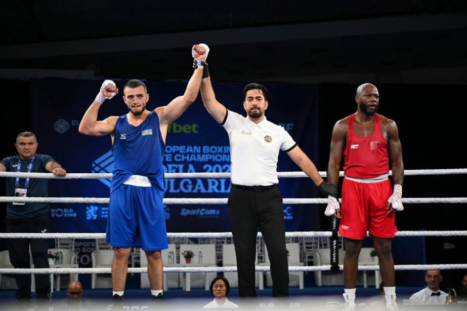 
Два азербайджанских боксера стартовали на чемпионате Европы с победы
